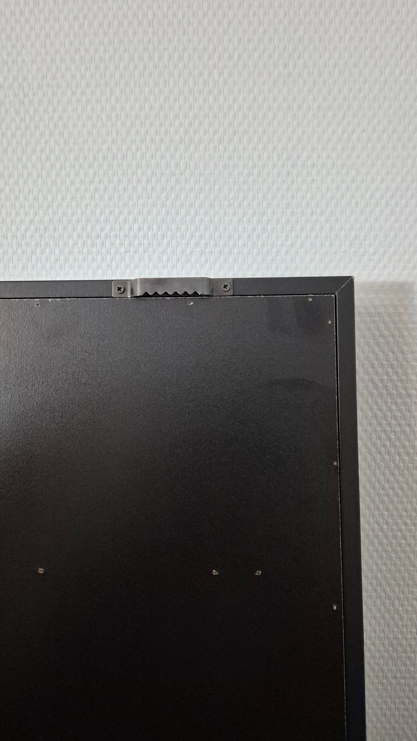 Cadre / présentoir / vitrine murale pour 24 cartes gradées.