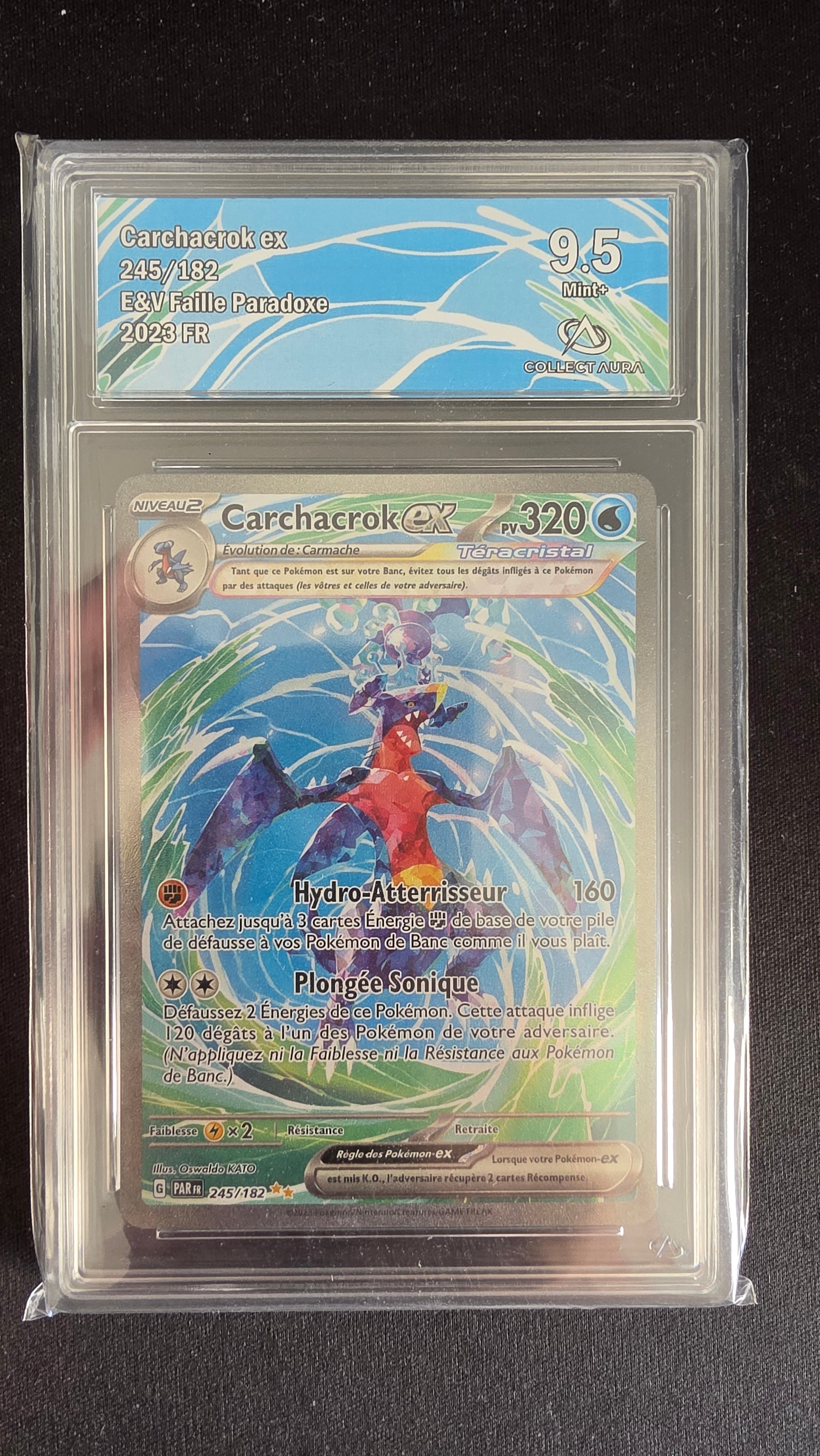 Carte Pokémon Gradée Collect Aura Carchacrock ex 9.5 245/182 - face