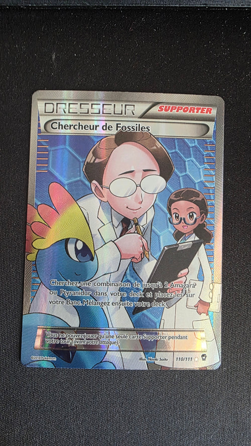 Carte Pokémon Chercheur de Fossiles 110/111