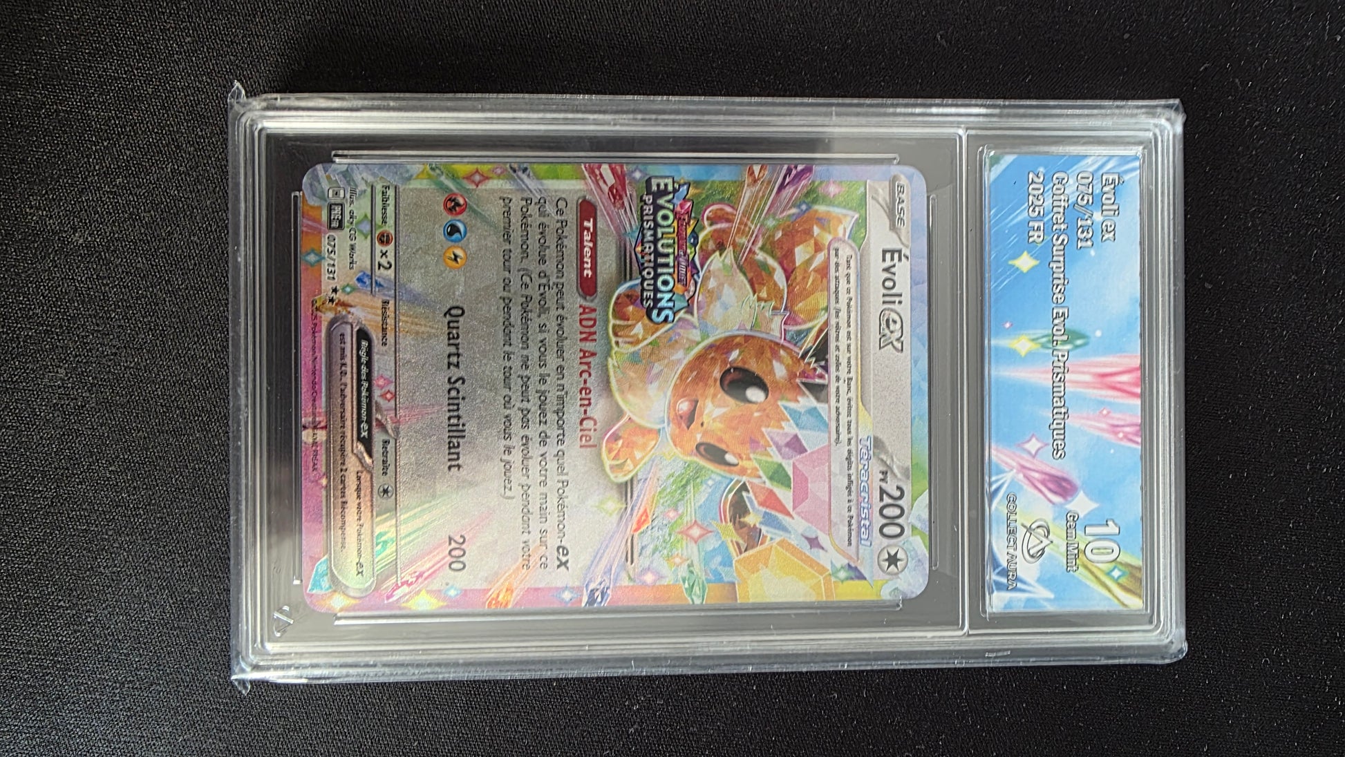 Carte Pokémon Gradée Collect Aura Évoli EX 10 075/131 Stamp Évolutions Prismatiques - face
