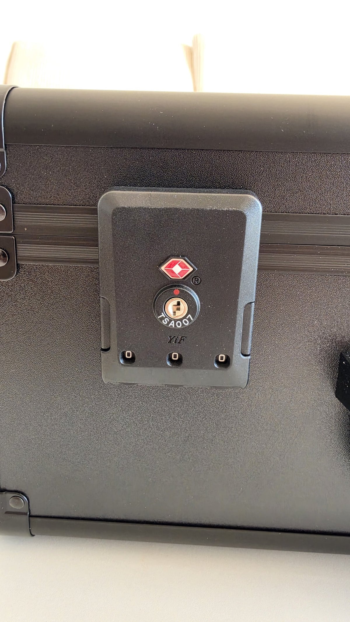 Serrure à code 3 chiffres de la valise Phoenix Shield PCA
